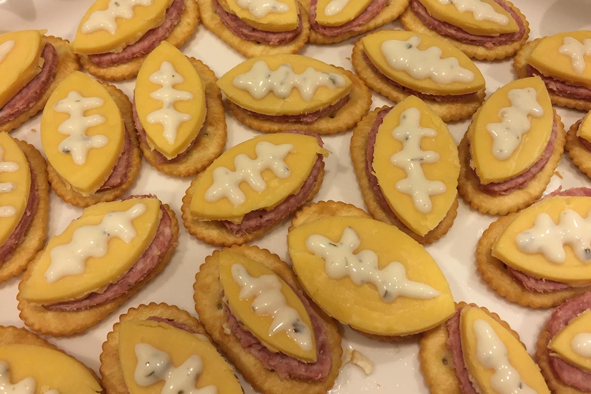 Super Bowl Appetizer by ChasingmyHalo from pixabay
